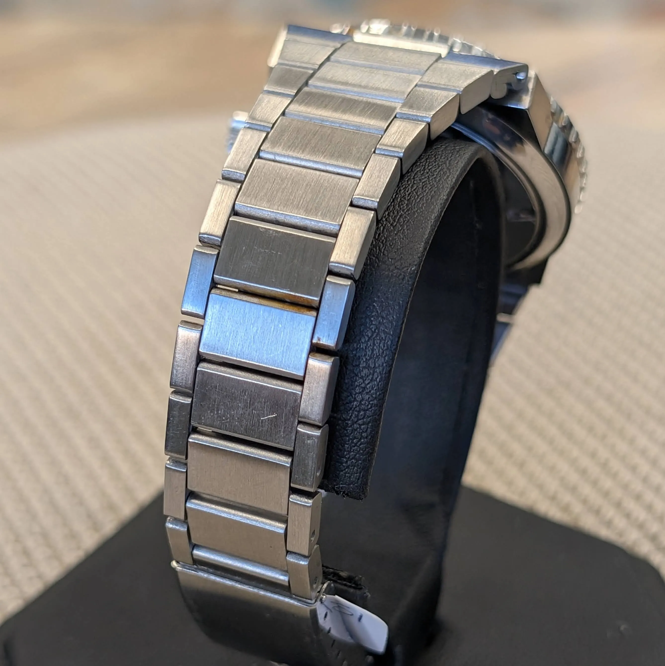 1974 BULOVA Accutron Orange Snorkel Watch 666 Feet Wristwatch "Devil Diver" - Original Integrated Bracelet
