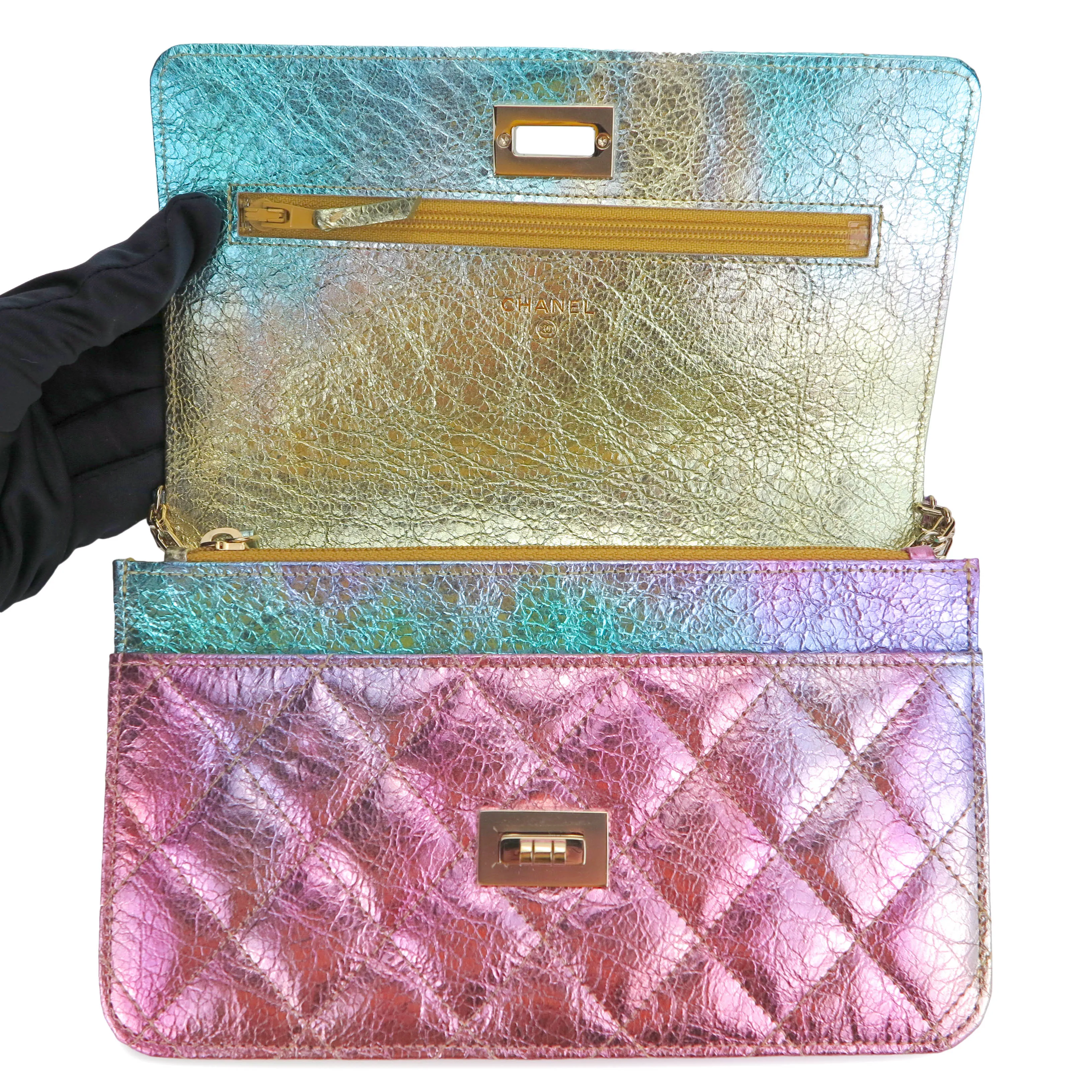 20A Rainbow Metallic 2.55 Reissue Wallet On Chain WOC