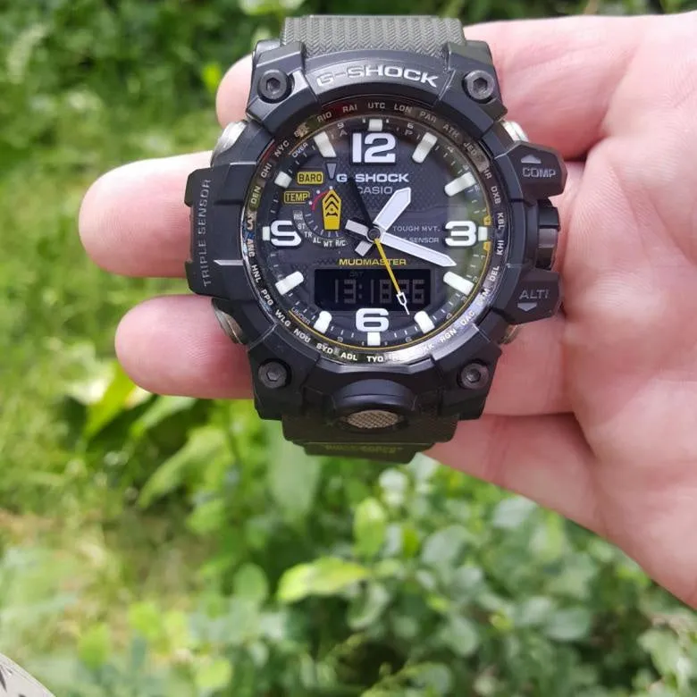 Casio Mudmaster Watch (GWG1000-1A3) with Wearable4U Power Pack Bundle