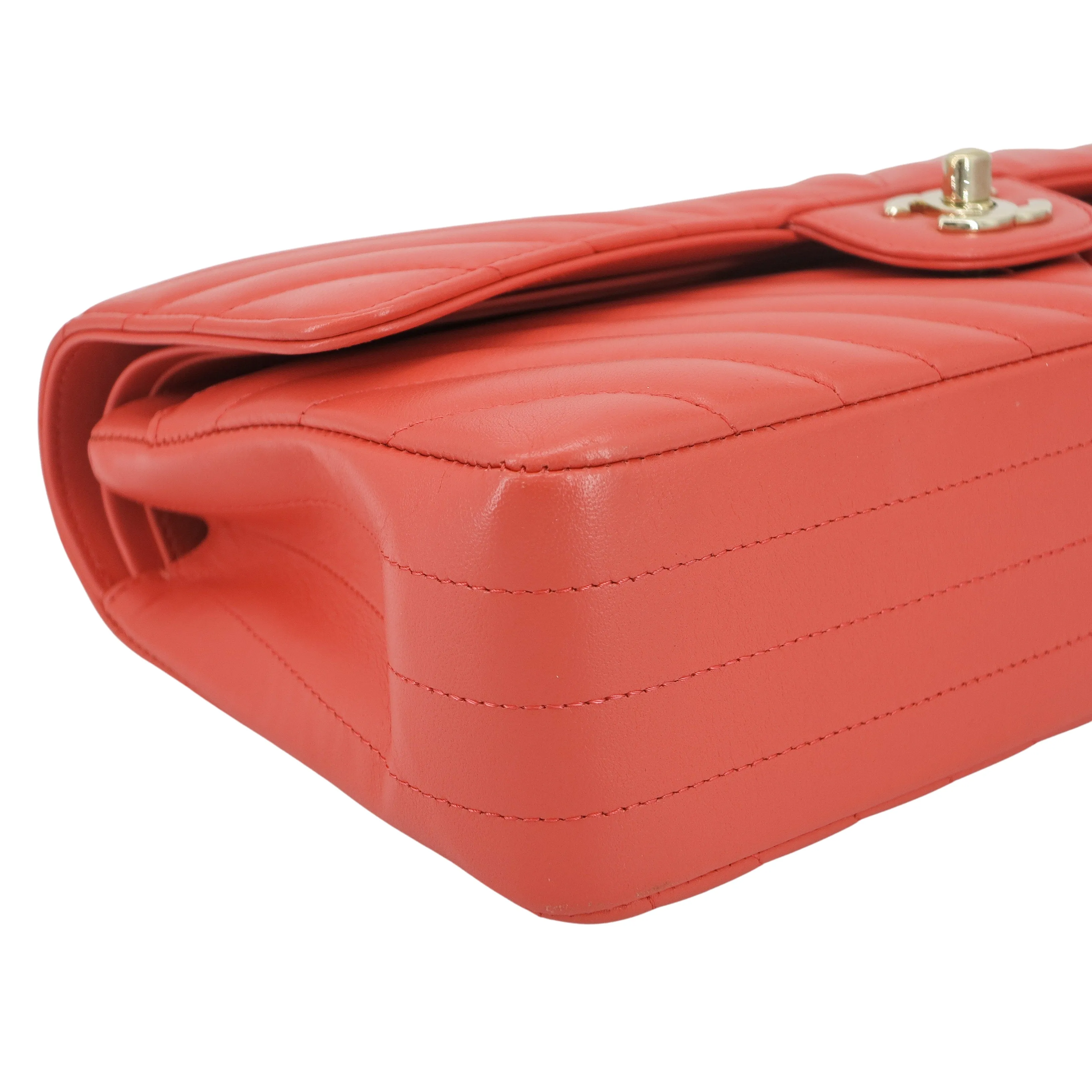 Chevron Medium Classic Double Flap Bag in Pink Coral Red Lambskin