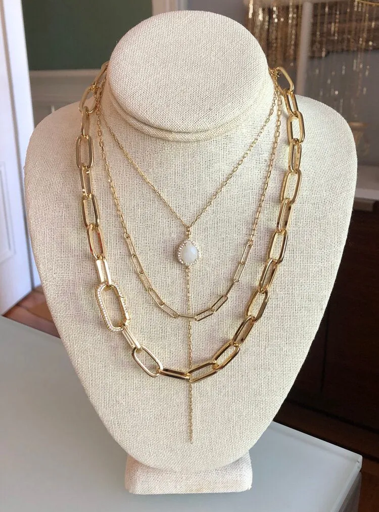 Chunky Chain With Pavé Carbiner Clasp