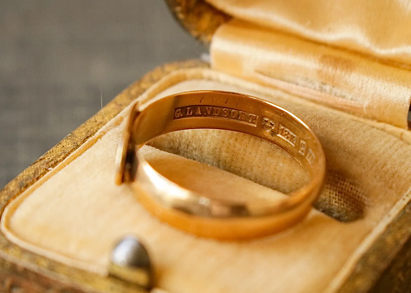 Circa 1901 18k Gold Swedish "Minne" Ring