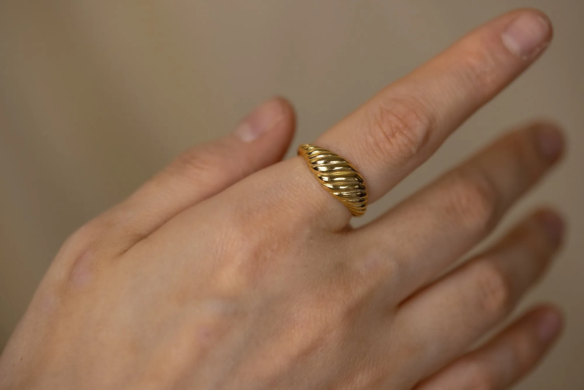 Croissant dome ring, chunky gold ring, shell spiral, fine twist, thick band, statement vintage, crescent Dôme, signet bold wreath 4 5 6 7 8