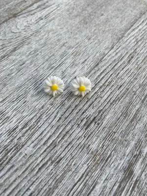 Daisy Stud Earrings Gift