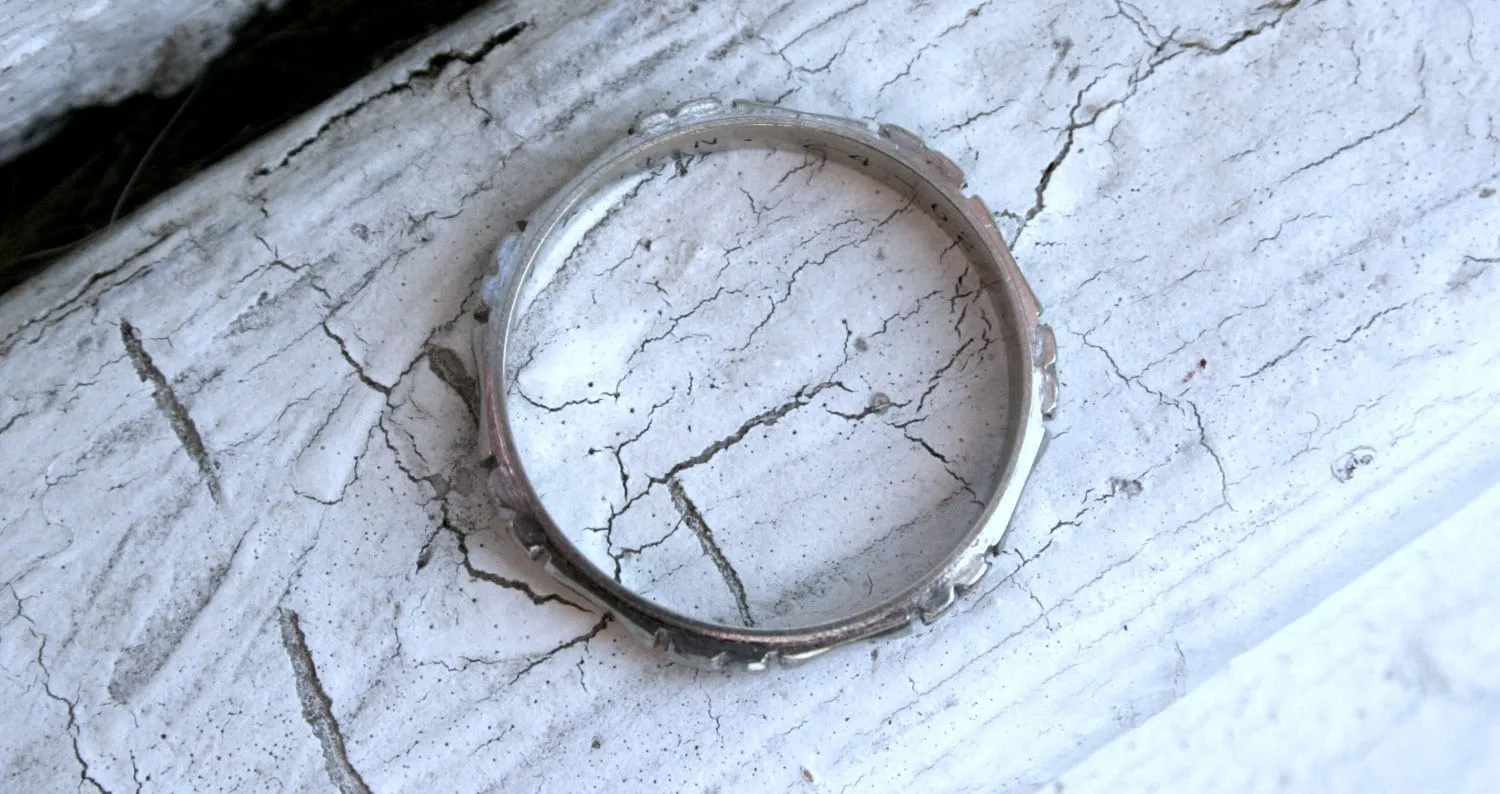 Etched Vintage 14K White Gold Wedding Band.