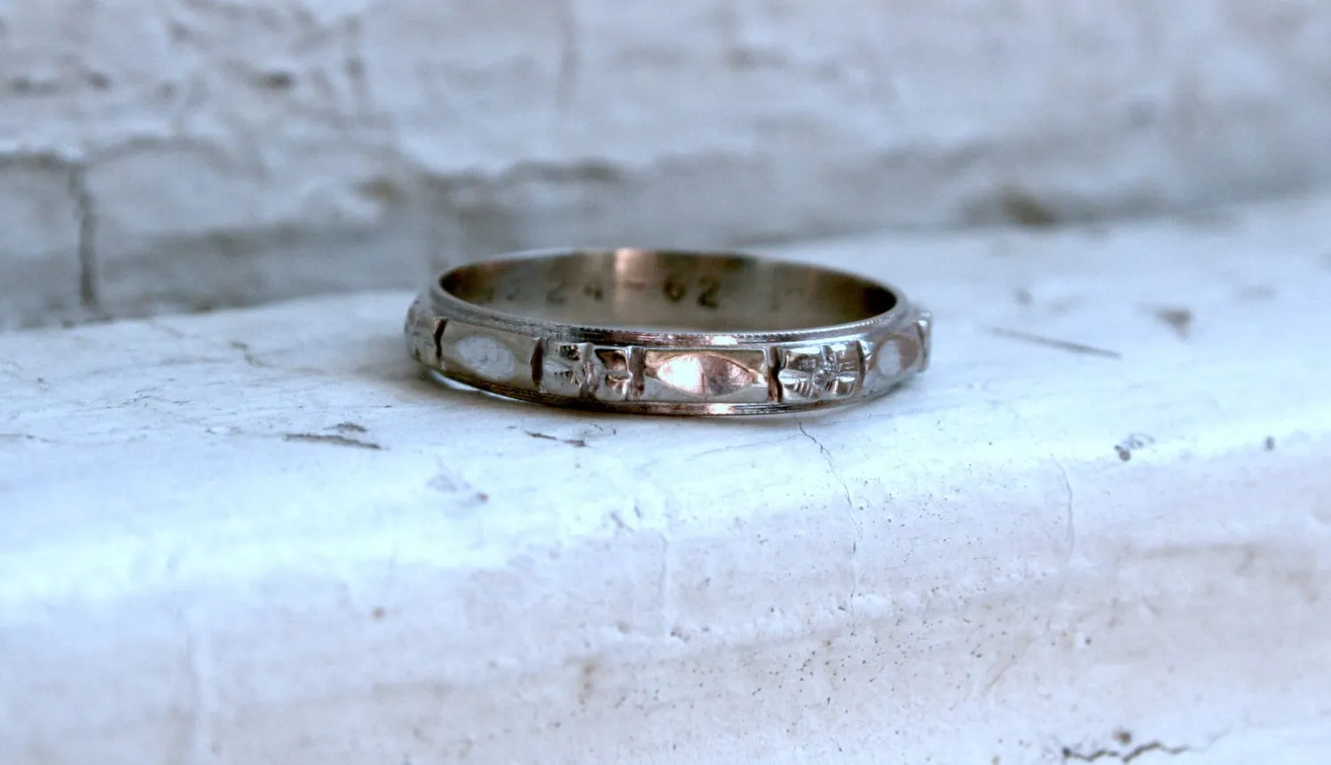 Etched Vintage 14K White Gold Wedding Band.