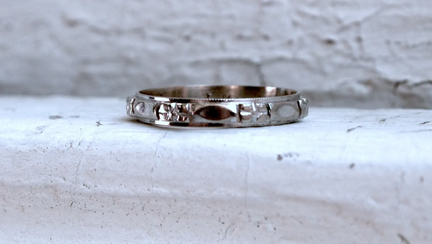 Etched Vintage 14K White Gold Wedding Band.
