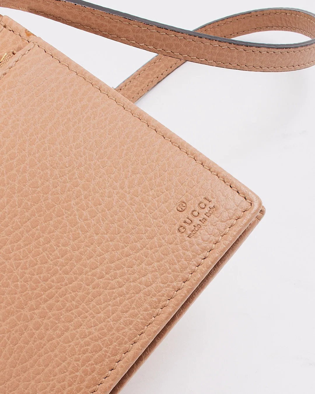 Gucci Beige Leather Swing Wallet On Chain