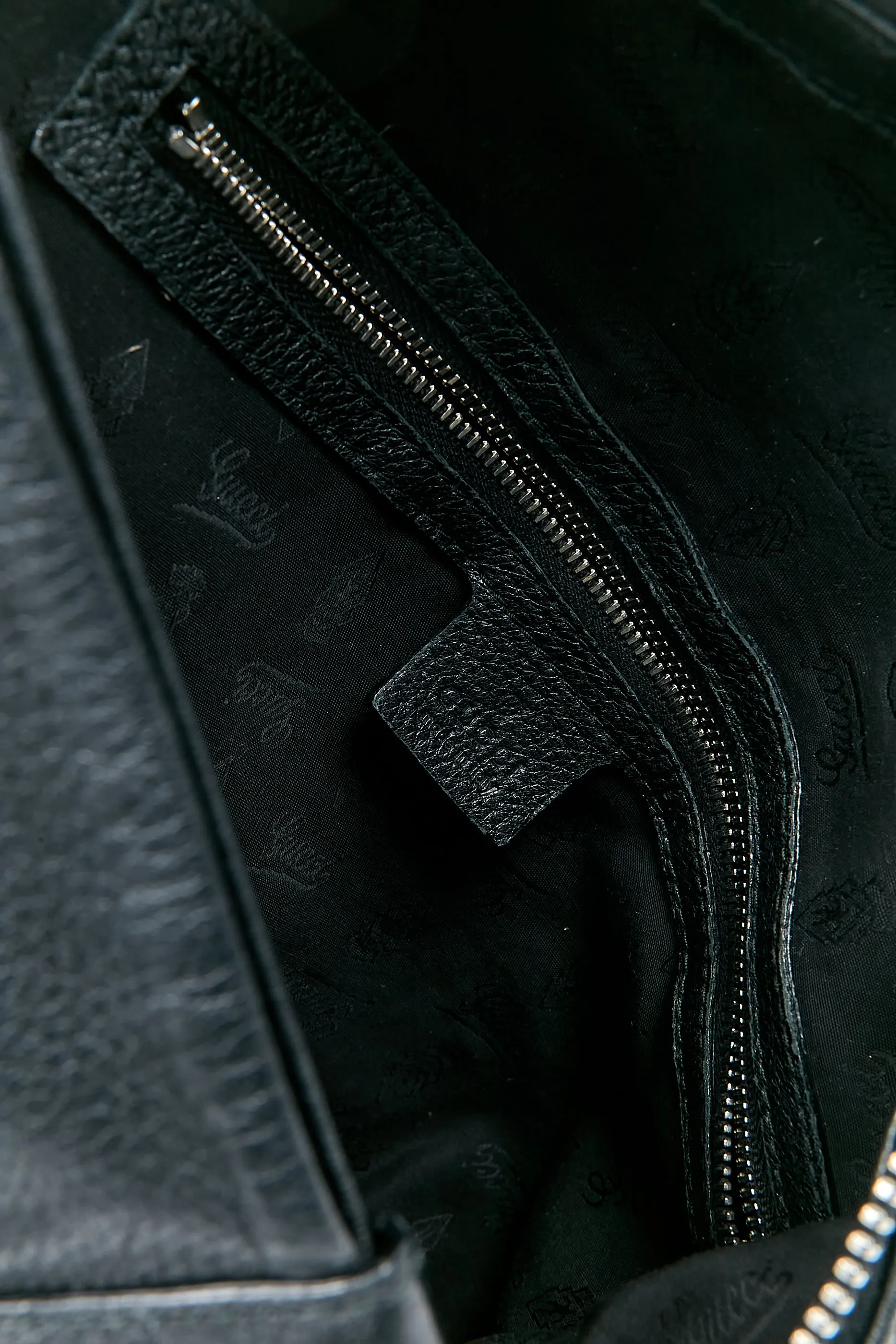 Gucci Black Pebbled Leather Bamboo Detail Shoulder Bag
