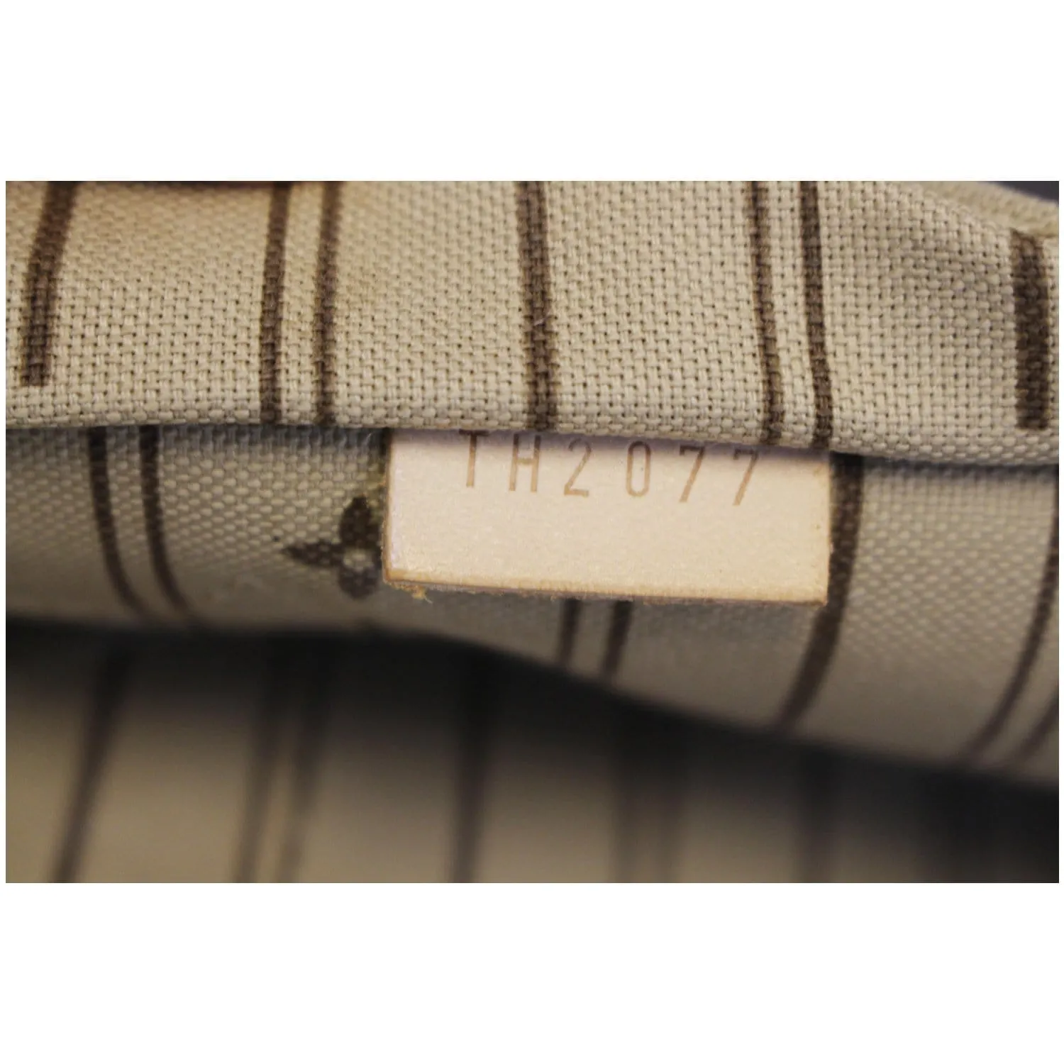 LOUIS VUITTON Neverfull GM Monogram Canvas Shoulder Bag