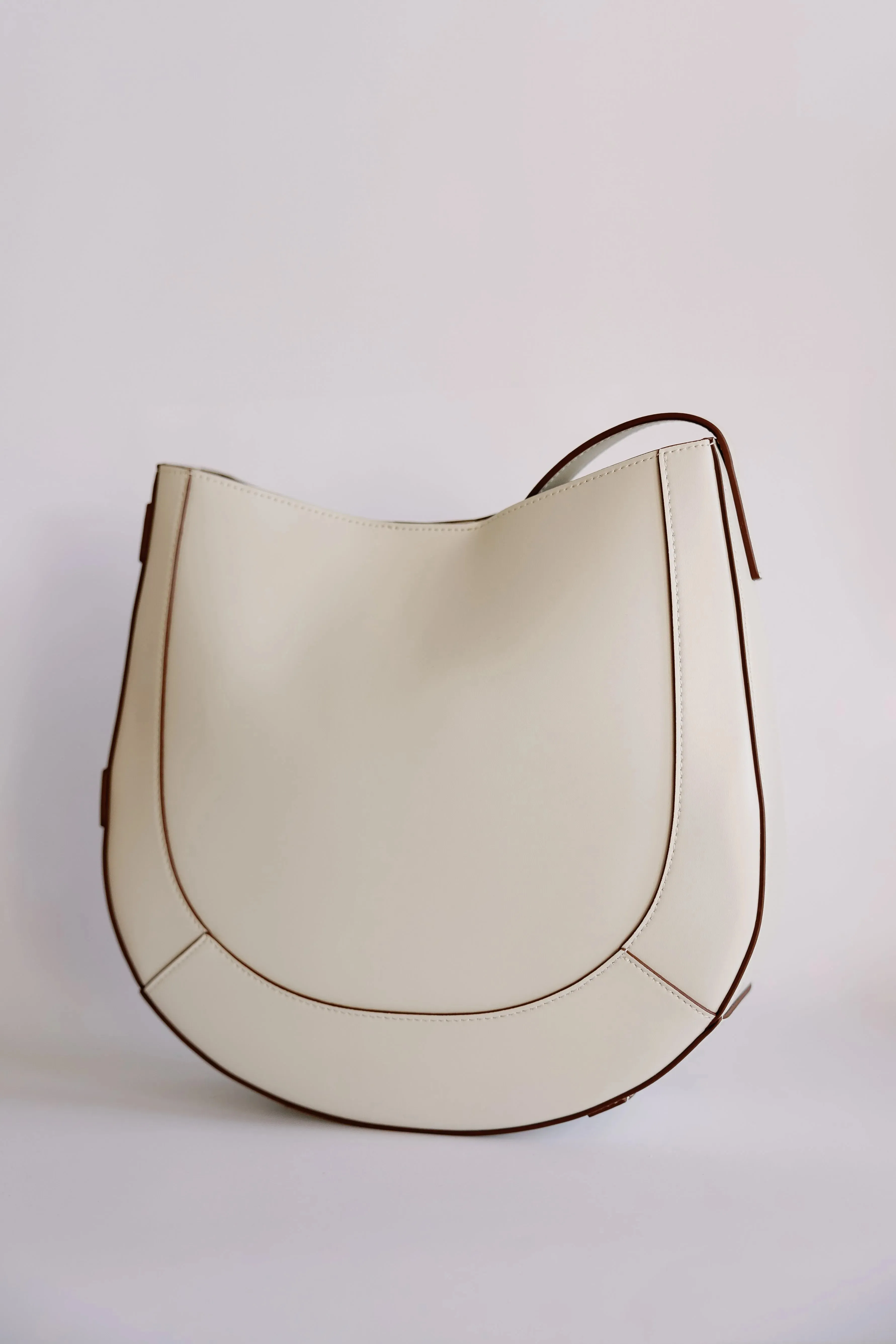 The Curved Saddle Bag