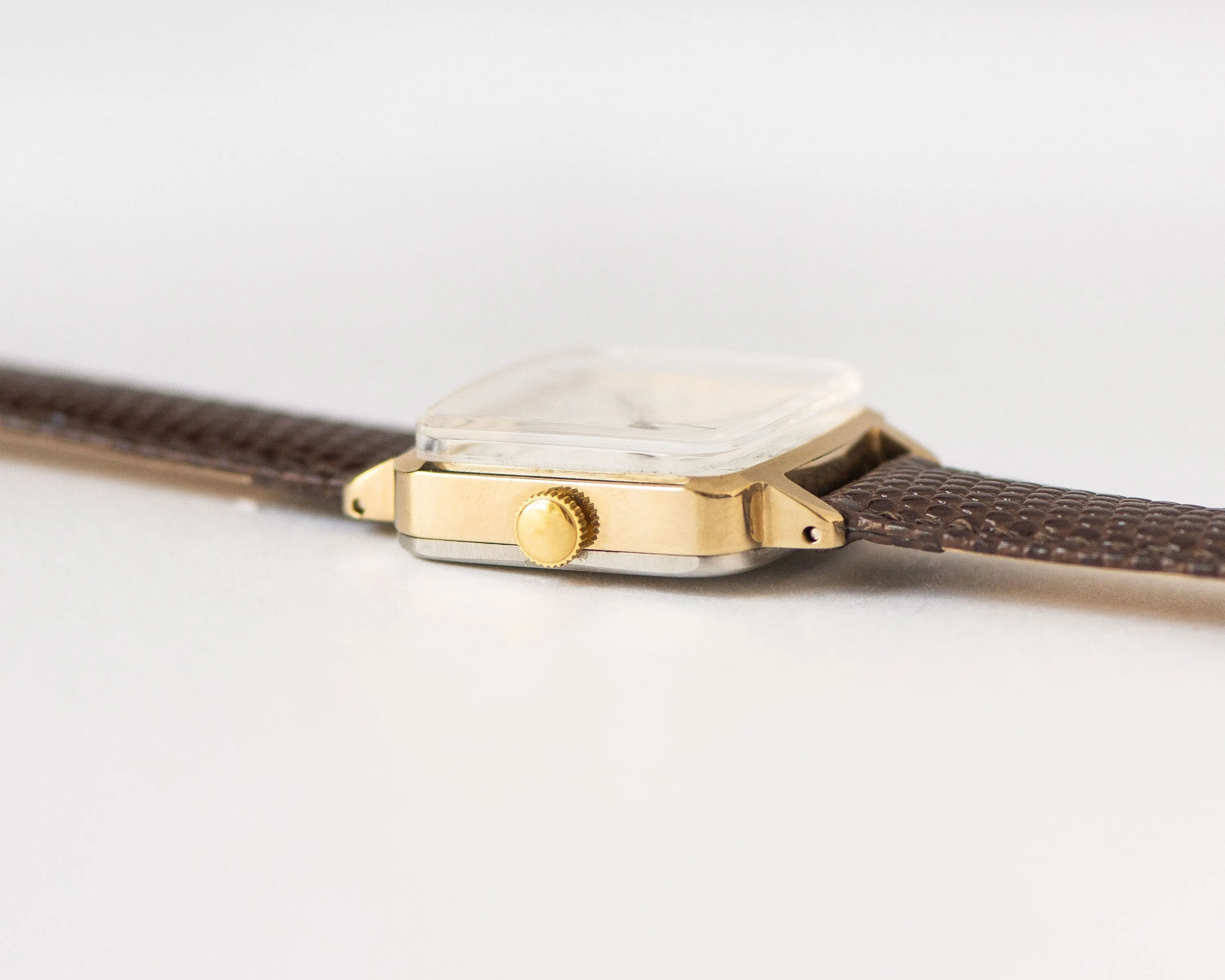 Unused classic women's watch Dawn, gold plated lady watch vintage, square women wristwatch tomboy with date window, new luxury leather band